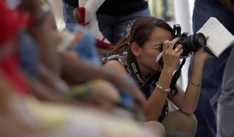 Mujeres periodistas viven doble violencia