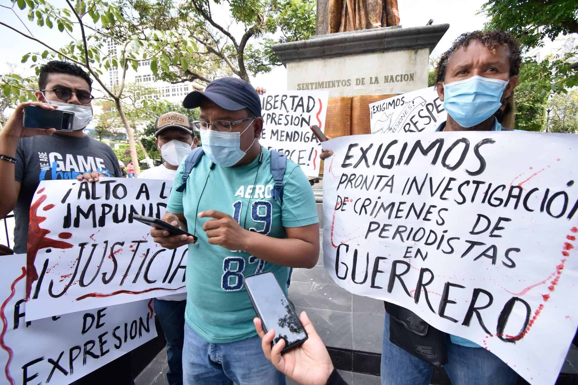 Senadores demócratas de EU condenan violencia contra periodistas en México